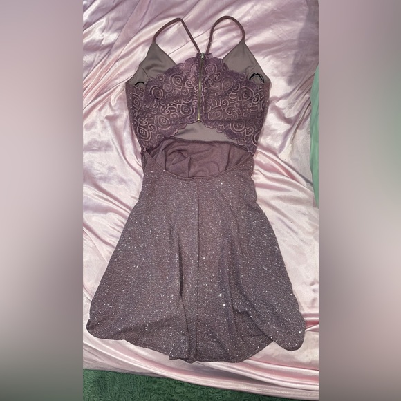 worn once - Picture 2 of 2